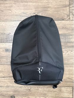NEW Wilson RF Roger Federer Black Tennis Backpack Medium Zip Adjustable Padded