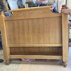 Queen Oak Bedroom Set