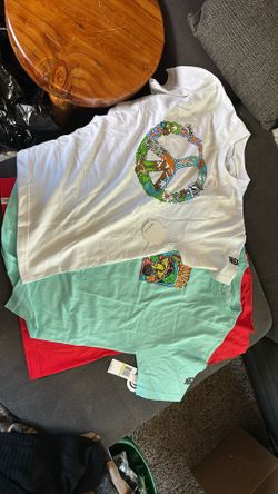 T-shirts Men’s Medium