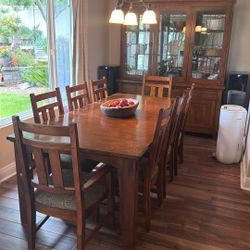 Kitchen Table And Hutch