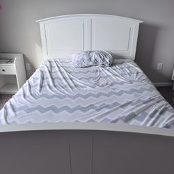 Full Size Bed + 2 Nightstands + Mattress