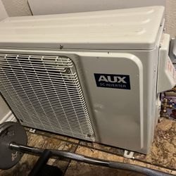AUX DC INVERTER. Outdoor Unit Only Brand New Just Has Small Dent. 