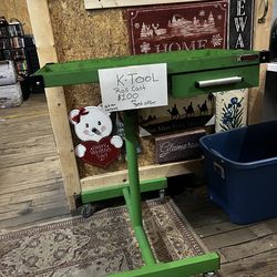 K TOOL ADJUSTABLE TEAR DOWN WORK TABLE WITH DRAWER (Green)