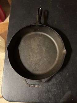 Cast iron skillet