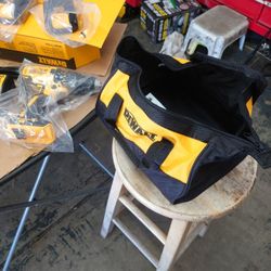 Dewalt DCD777C2 BRUSHLESS DRILL/DRIVER KIT WITH CARRYING POUCH