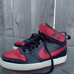 Nike Court Borough Mid 2 Sneaker 