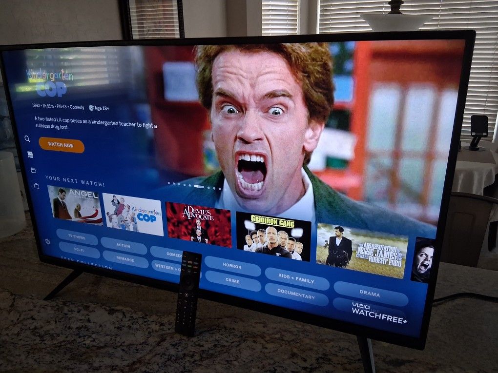 Roku Smart 32-in TV Like New With Remote $60 Firm