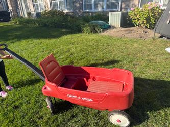 Radio Flyer Red Kids Pull Wagon