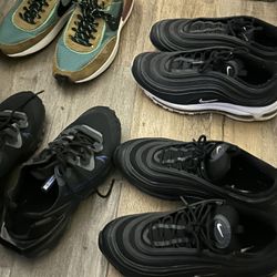 Size 9 Nike shoes 