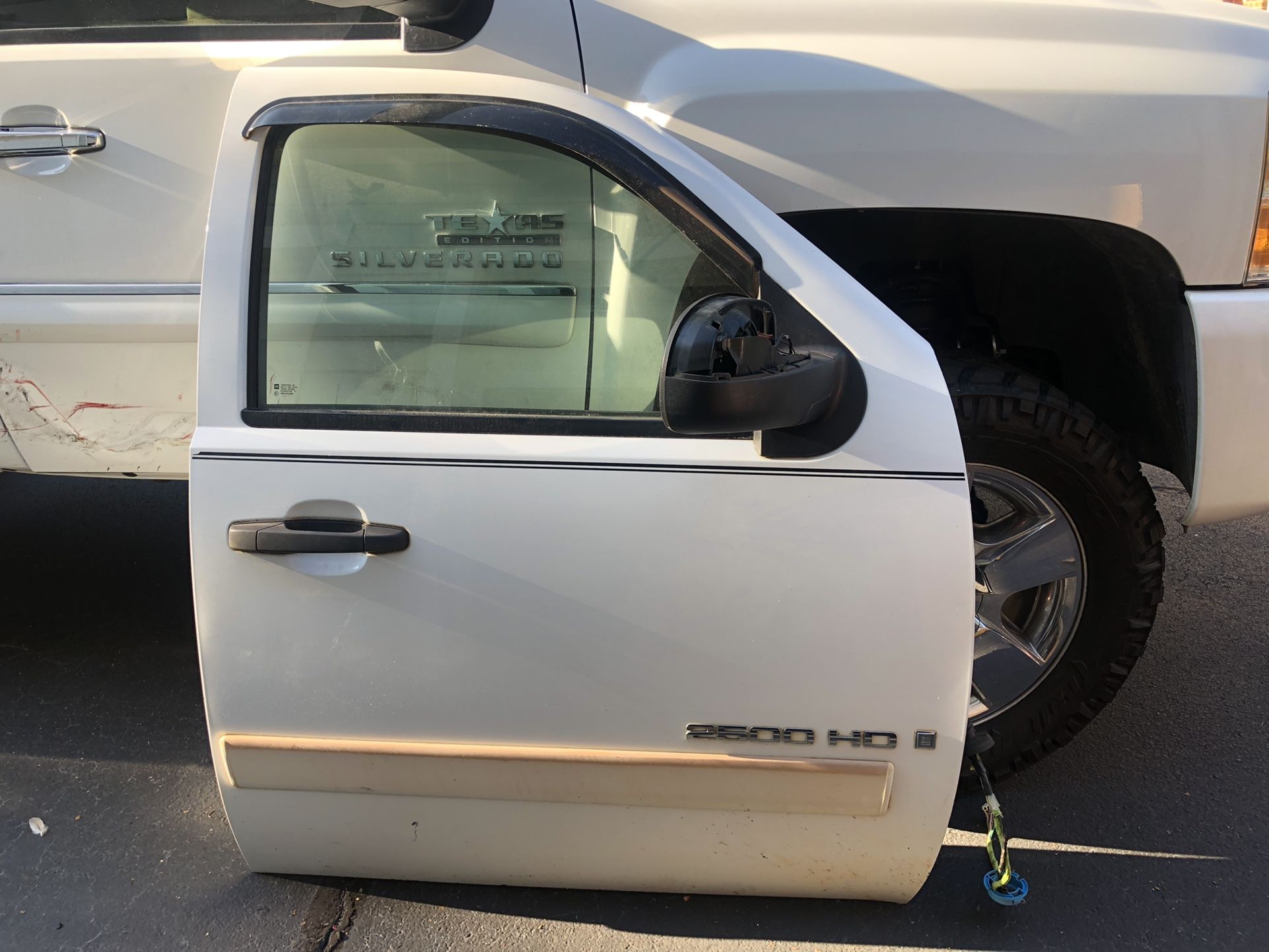 ELECTRIC DOOR -- Fits 07-13  Silverado/Sierra  W/ Side Mirror