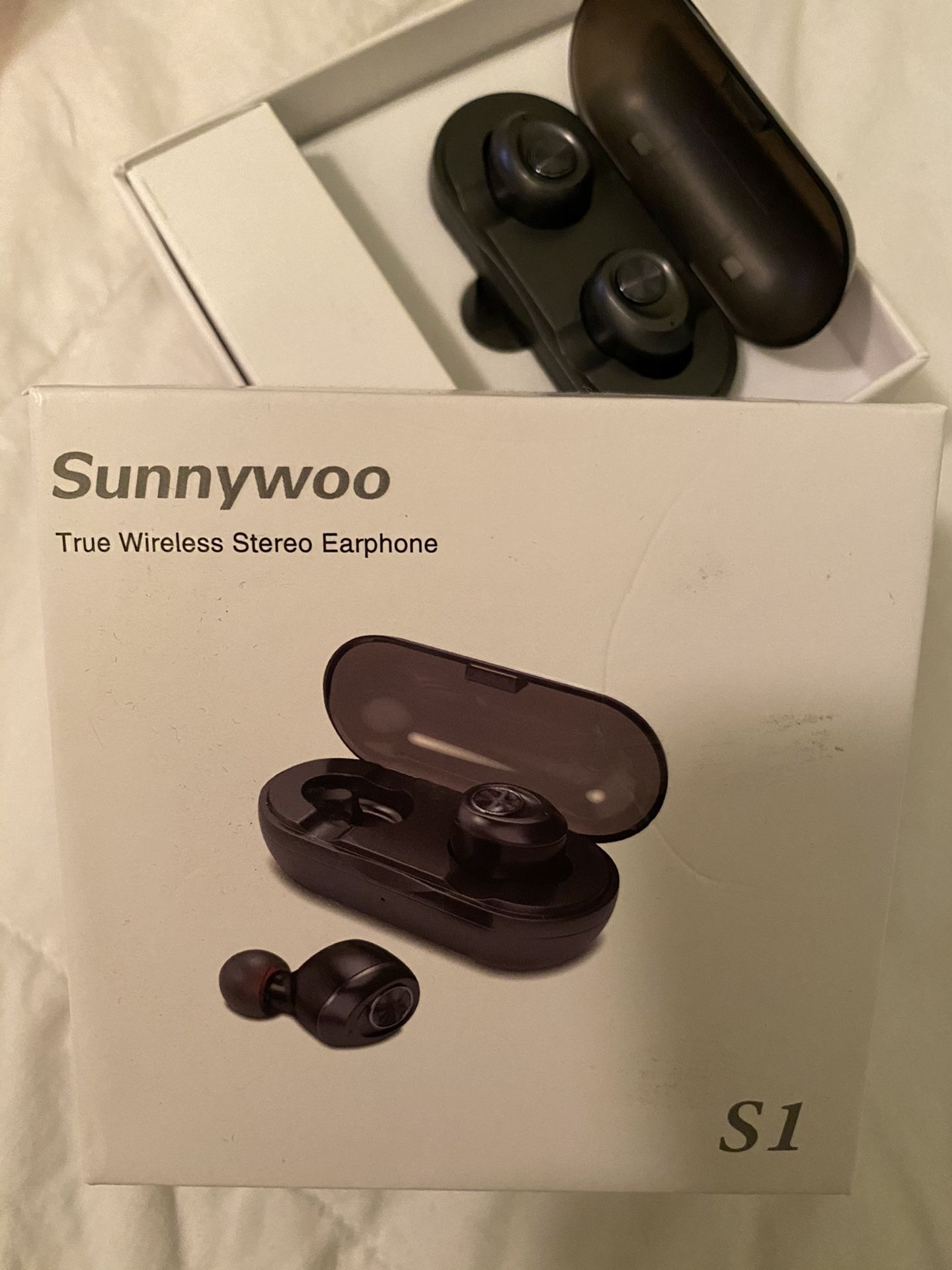 Sunnywoo Earbuds (Brand New)
