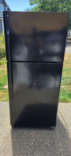 Ge fridge size 30w 30d 66h) I Can Help You With Free Delivery Within 10 miles distance