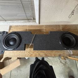 $500 OBO. Dual 10” Alpine Subwoofers in Custom Box – Loud & Clean Bass