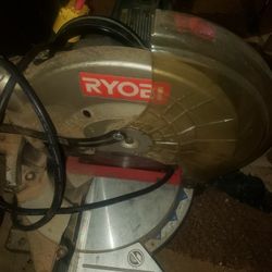 Roboi Mitter Saw