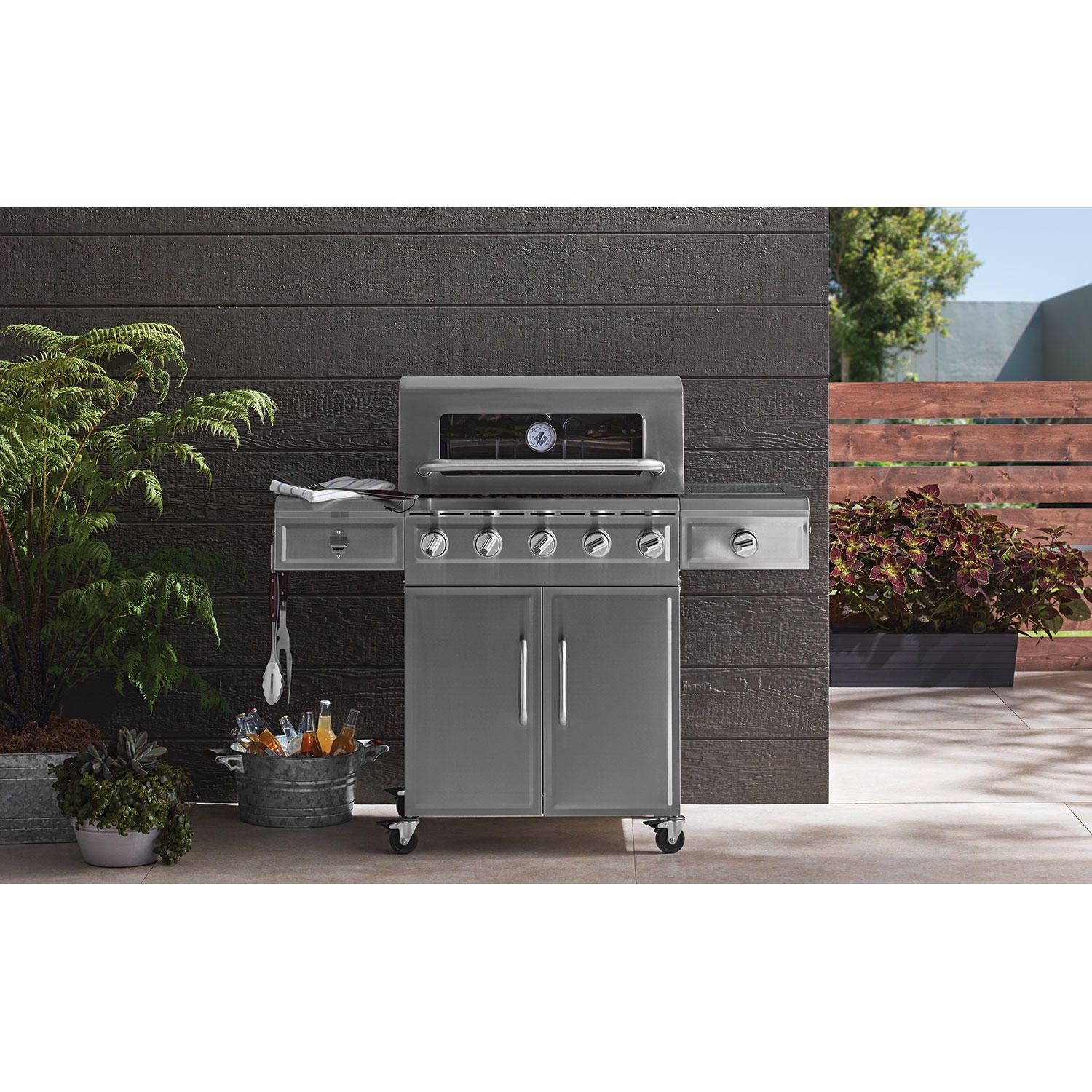 New Member’s Mark 5 Burner Stainless Steel Gas Grill for