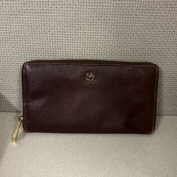 Valentina Leather Full Size Zip Wallet 