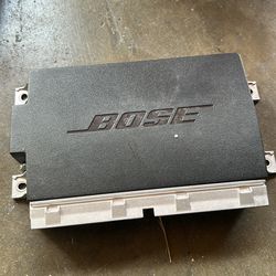 2014 Porsche cayenne amplifier