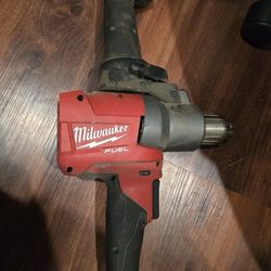 Milwaukee Fuel Mud Mixer 