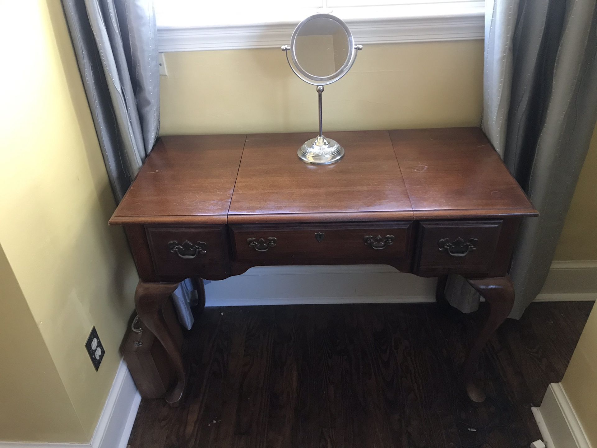3 Drawer All Wood Vanity Table