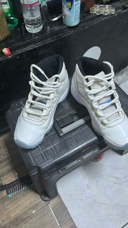 Jordans 11s Size 8 1/2