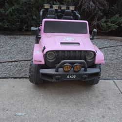 Pink Gravity Extreme Ride-on Jeep