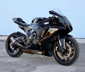 2023 Yamaha Yzf R1