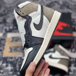 Air Jordan 1 Retro High OG 'Palomino'