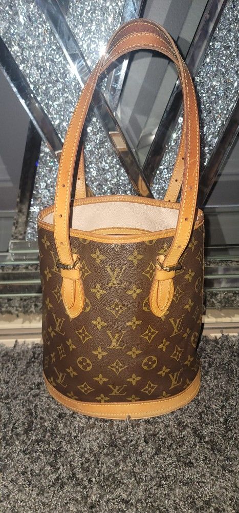 Louis Vuitton Pm Bucket Bag 