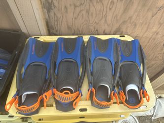 US Divers Fins, S/M & L/XL Brand New 