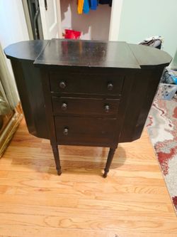 Drop leaf table