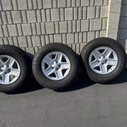 Set Of 3 Jeep Rims With Tires Mint
