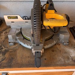 DEWALT 10” Miter Saw
