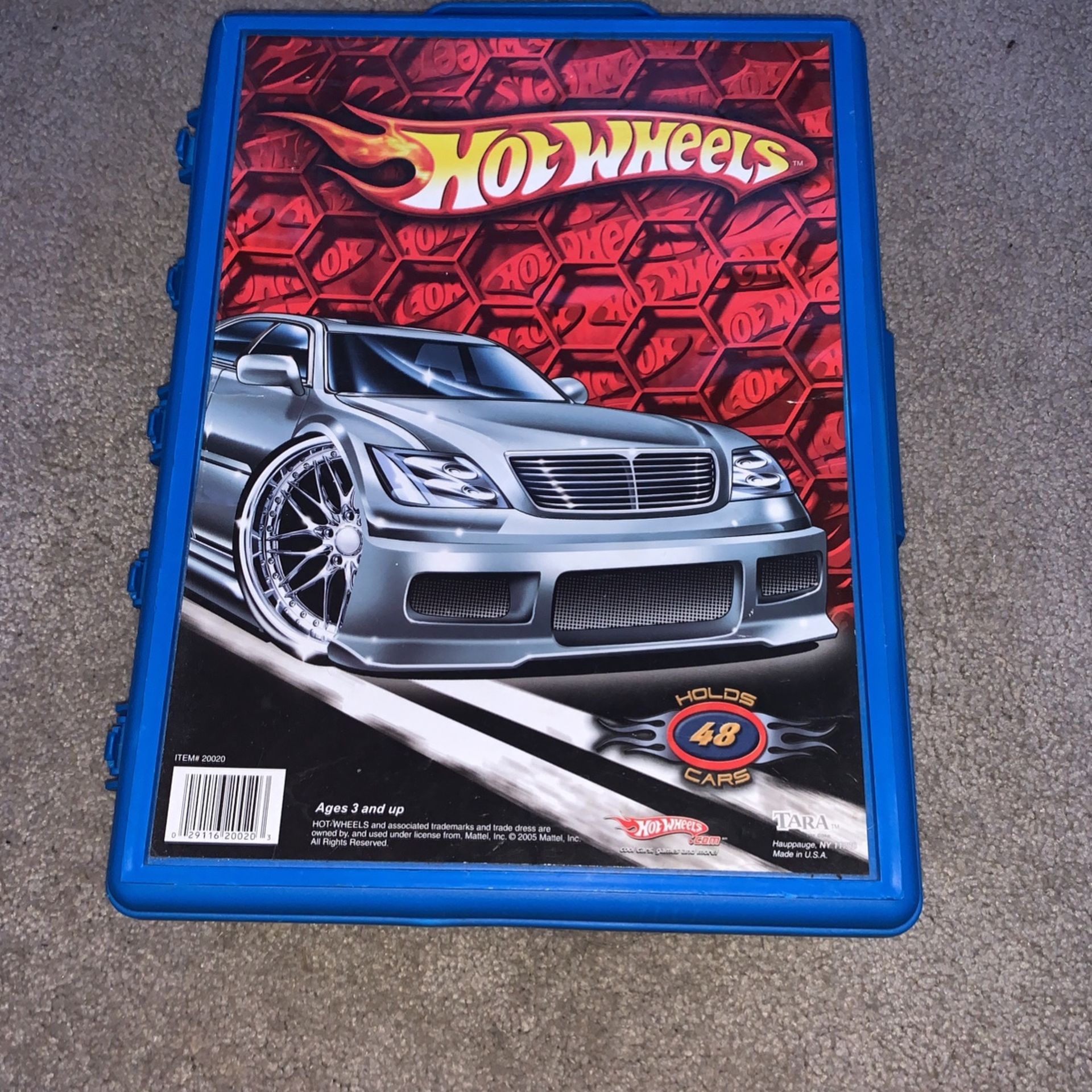 50 Hot wheels And Carrying Case