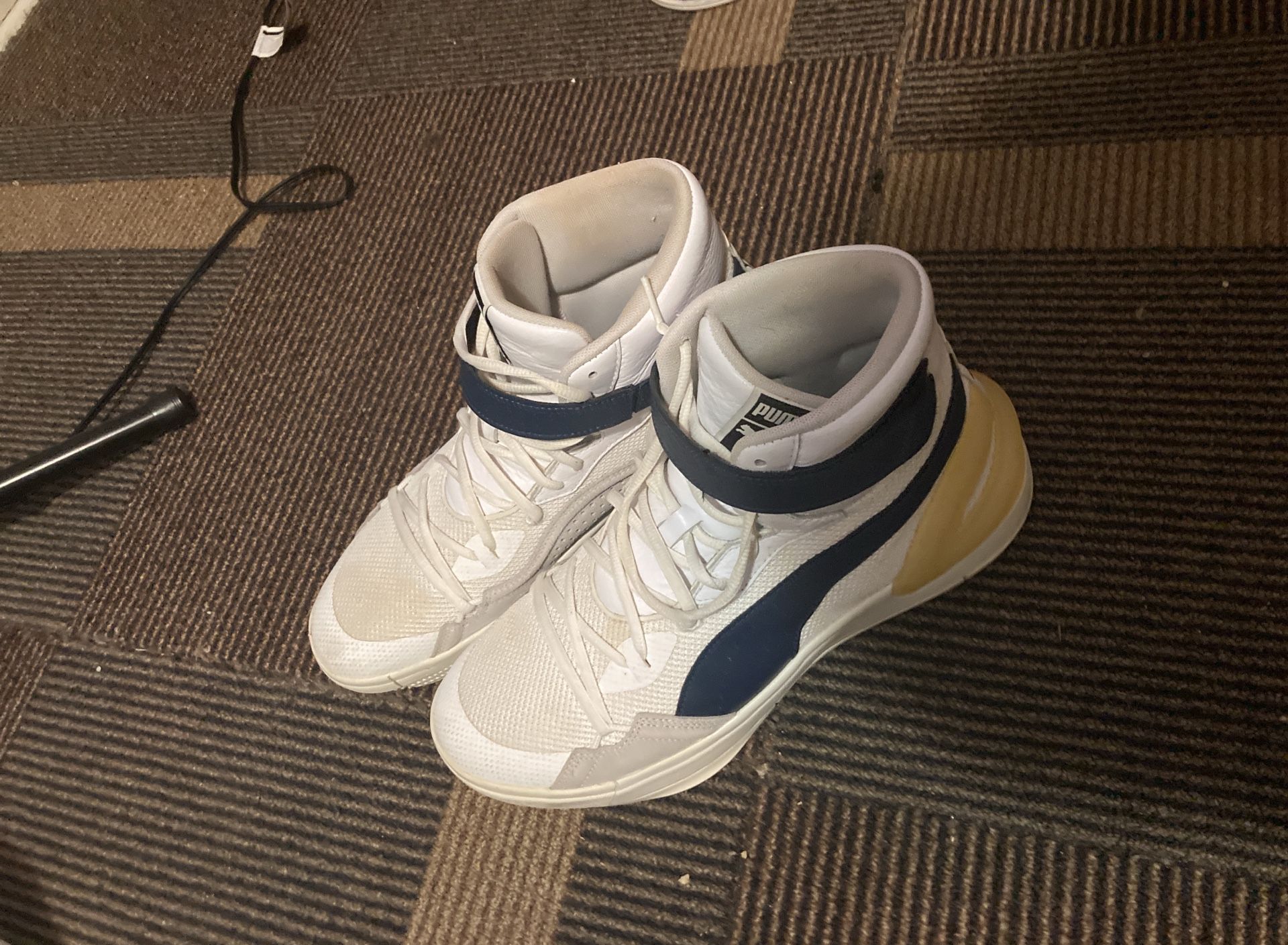 White Peacoat Puma Sky (size 10.5)