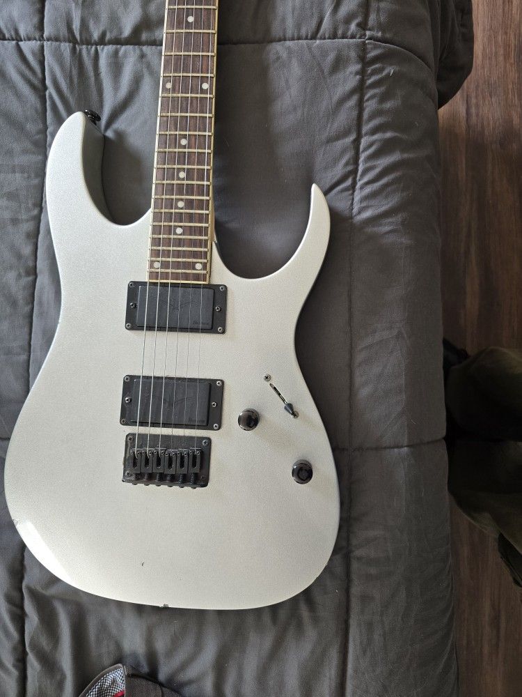 🎸 Ibanez GIO Electric Guitar – Very Good Condition! 🎸