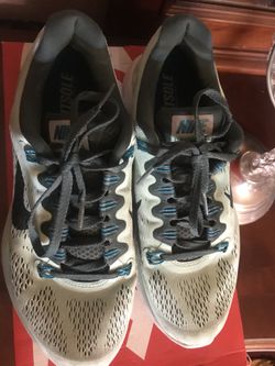Women’s Nike’s in very good condition!!