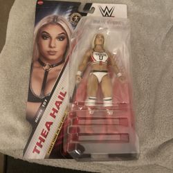 Thea Hail Figure Set 