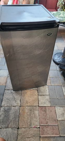 Sanyo Mini Fridge