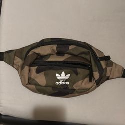 Camo Addidas Fanny pack 