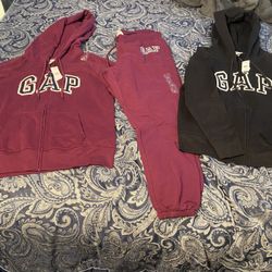 Women Gap sweatsuit and jacket (NWT)