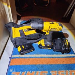 DEWALT DRILL 20V MAX