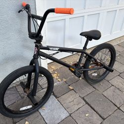 Diamondback Venom BMX Bike Giants Theme