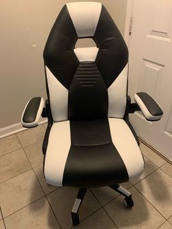 Black and White gaming chair