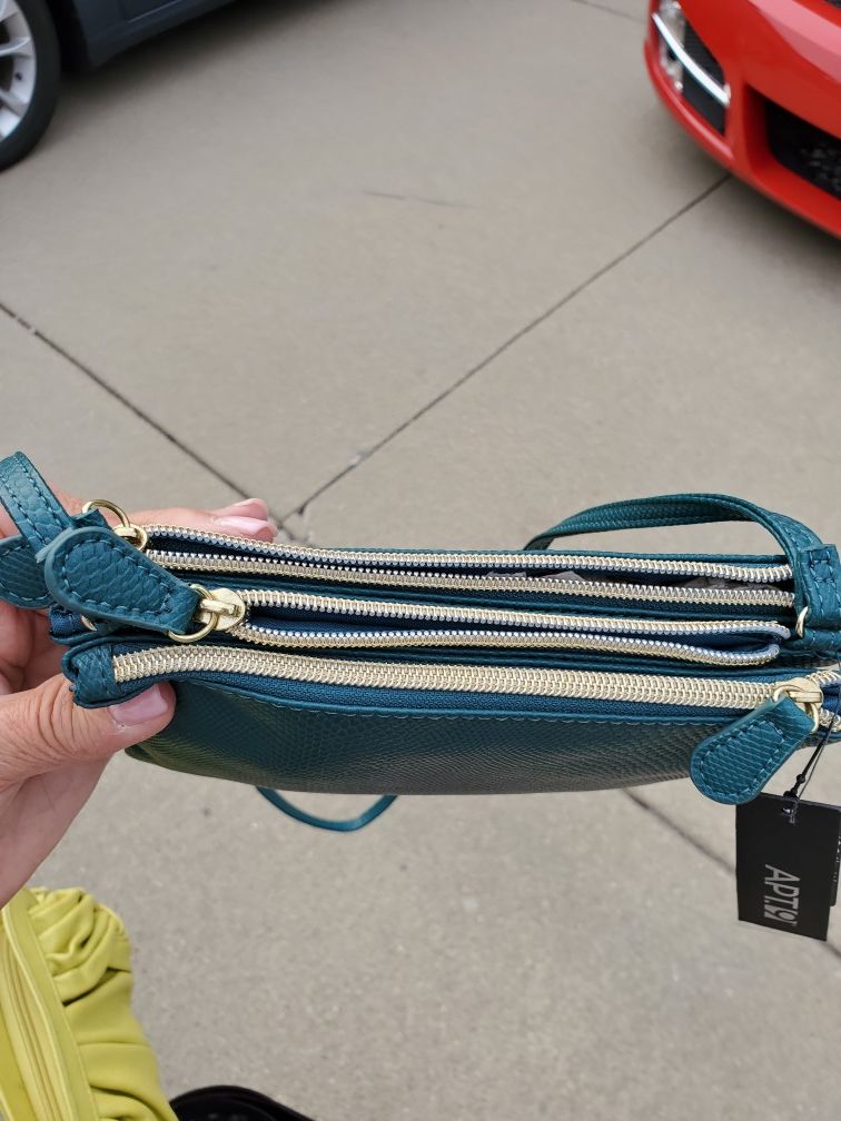 New crossbody bag w tags