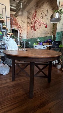 URGENT MOVE Extendable wood dining table + chairs