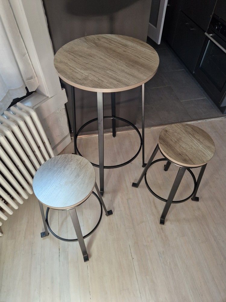 Bar table with stools for sale