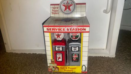 90s-2000s Salt shakers