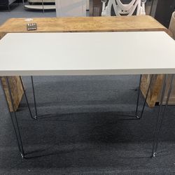 42”Desk，$40