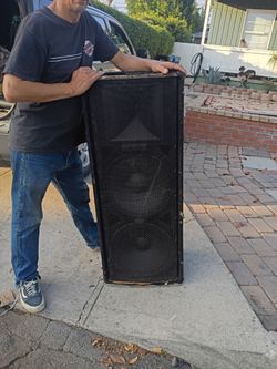 2 PEAVEY Large Speakers,Band Concert  Quality