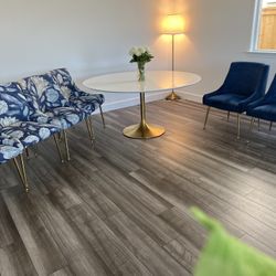 Dining Table And 6  Chairs 🪑 